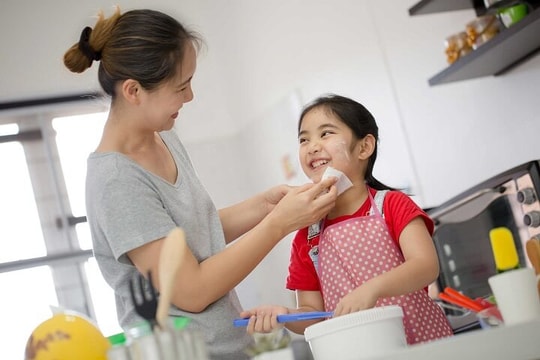 6 cách cha mẹ giao tiếp giúp trẻ hiểu chuyện và thông minh