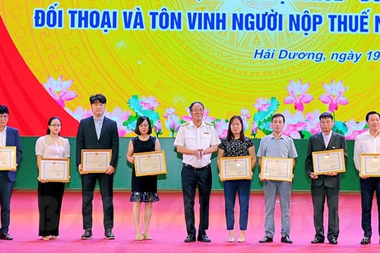 Eight businesses rewarded for well realizing tax policies and laws