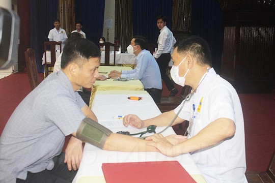 Hỗ trợ 3.000 test xét nghiệm máu sàng lọc ung thư gan cho người lao động