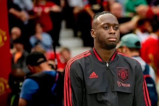 MU từ chối bán hoặc cho mượn Wan-Bissaka