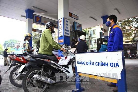 Ông lớn Petrolimex khẩn thiết kiến nghị giải pháp bình ổn vì lo nguồn cung xăng dầu đứt gãy