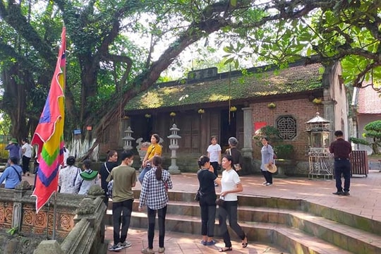 Hải Dương thu hút hàng vạn du khách tham quan các di tích