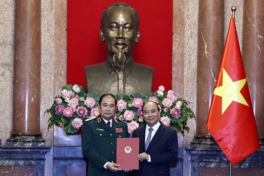 Thăng quân hàm Thượng tướng cho Phó Tổng Tham mưu trưởng Phùng Sĩ Tấn