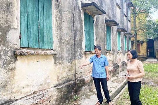 Học sinh 2 khối lớp của Trường Tiểu học Thanh Xuân phải đi học nhờ
