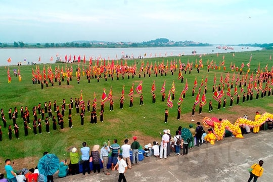 [Photos] Con Son - Kiep Bac Autumn Festival crowded with tourists
