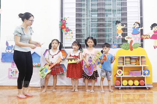 Lo "gánh" tiền trường đầu năm học