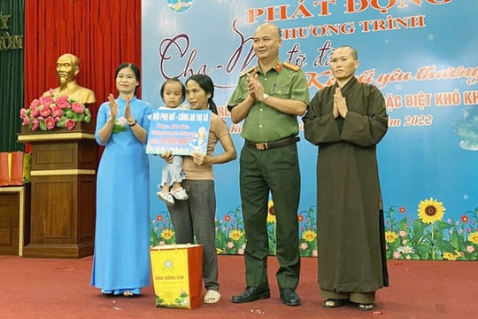 Phụ nữ Kinh Môn nhận đỡ đầu và vận động đỡ đầu 123 trẻ mồ côi, trẻ có hoàn cảnh khó khăn