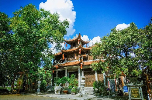 Ngôi chùa cổ hàng trăm năm tuổi bên dòng Kỳ Cùng