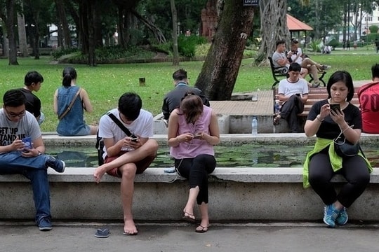Người trẻ "sống ảo"