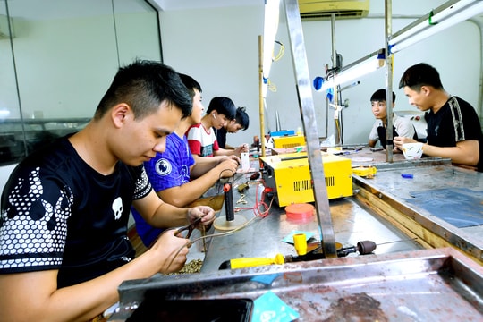 Nức tiếng vàng, bạc Châu Khê