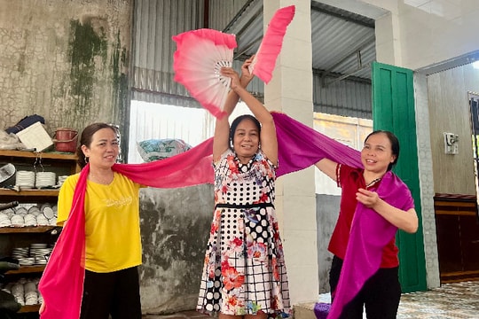 Gia Loc preserves traditional performing arts