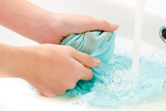 6 công dụng làm sạch của giấm trắng