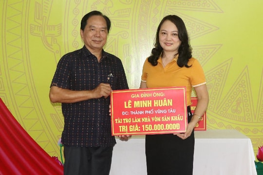 Một cá nhân ủng hộ 150 triệu đồng cho Trường Mầm non Đồng Lạc