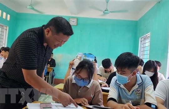 Lớp học trường làng có 100% học sinh đỗ đại học nguyện vọng 1