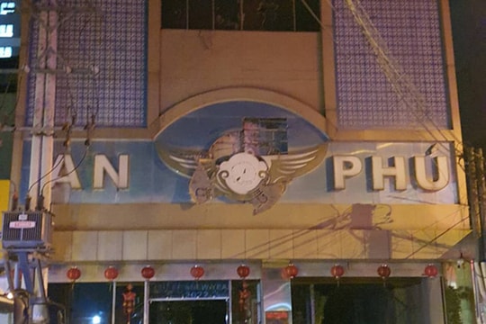 Khởi tố hai cán bộ công an quản lý địa bàn vụ cháy quán karaoke 32 người chết