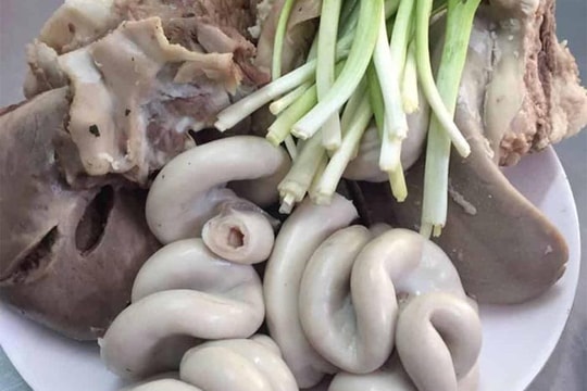 Sai lầm khi làm món lòng lợn luộc khiến món ngon thành dở tệ