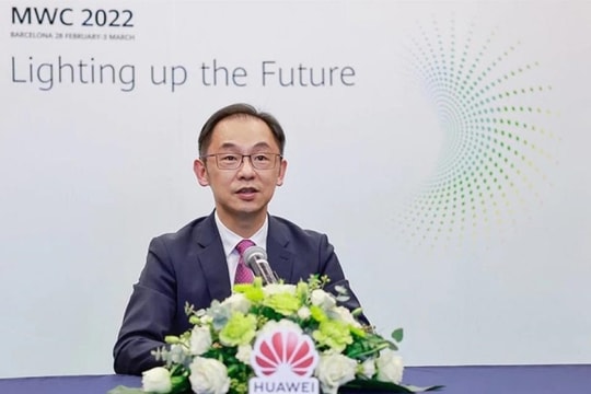 Lãnh đạo cấp cao Huawei đột tử