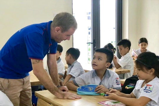 47 schools coordinate with foreign teachers to teach English