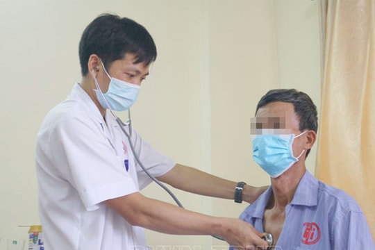 Phát hiện ung thư phổi sau 1 tháng ho vặt, tức ngực, dấu hiệu chỉ ra bệnh hiểm