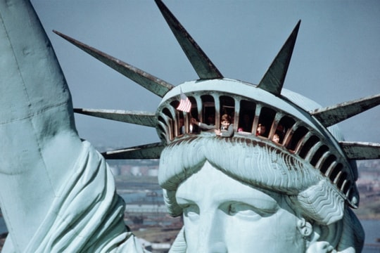 Cháy vé tham quan vương miện trên đầu tượng Nữ thần Tự do