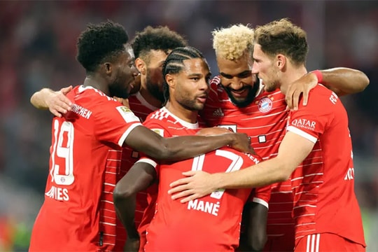 Gnabry, Sane tỏa sáng, Bayern tạo mưa bàn thắng ở Arena