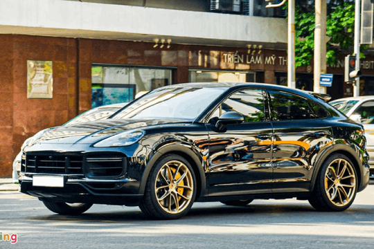 Cận cảnh Porsche Cayenne Turbo GT đầu tiên lăn bánh tại Việt Nam