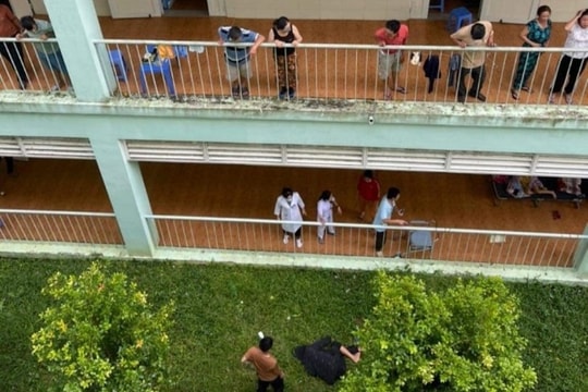 Ngáo đá dọa chém người, nhảy từ tầng 2 bệnh viện xuống đất