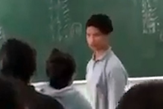 Học sinh vô lễ với giáo viên: Do phụ huynh quá nuông chiều?