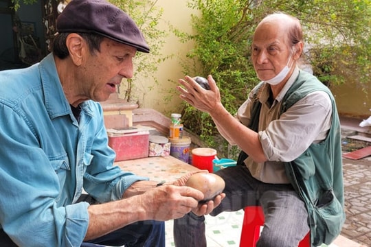 Pottery-loving American artist with message of peace