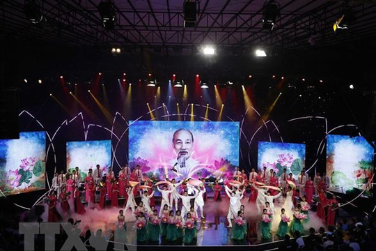  Chương trình giao lưu "Hồ Chí Minh-Hành trình khát vọng 2022" - lan tỏa tinh thần tận hiến