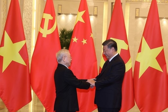 Vietnam gives top priority to developing ties with China: Party leader
