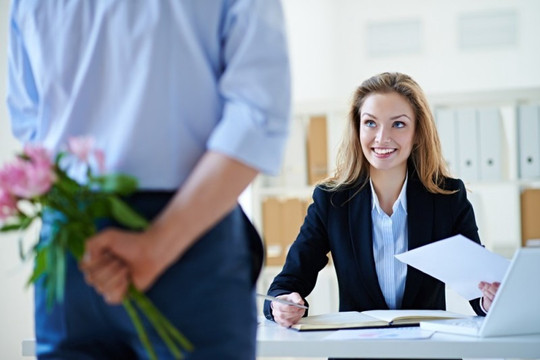 Bí kíp giúp bạn né xa tình công sở