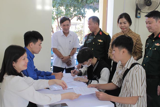 Cạn nguồn tuyển quân, làm gì để khắc phục?