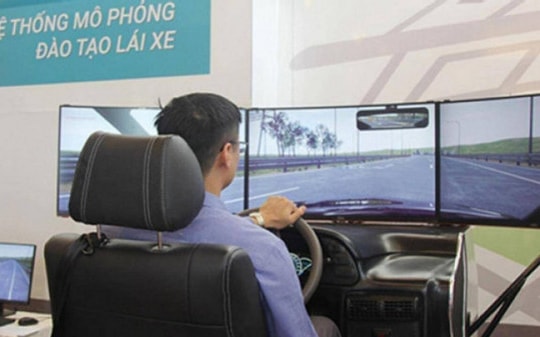 Từ năm 2023, người học lái xe bắt buộc phải luyện tập trên cabin ảo