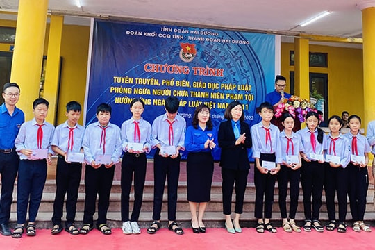 Nâng cao kiến thức pháp luật cho hơn 700 học sinh