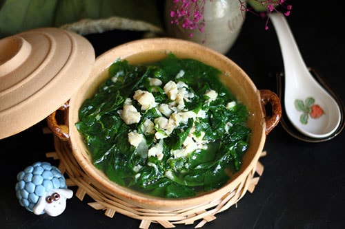 Canh cá nấu rau ngót