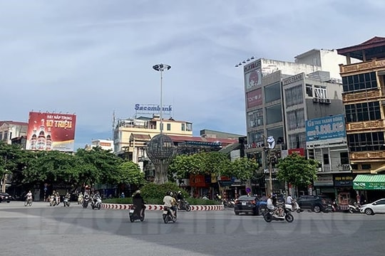 Sunshine, slight morning fog in Hai Duong
