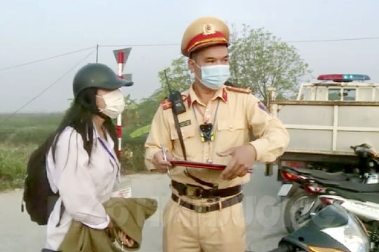 Thanh Miện phạt 30 học sinh THPT vi phạm giao thông