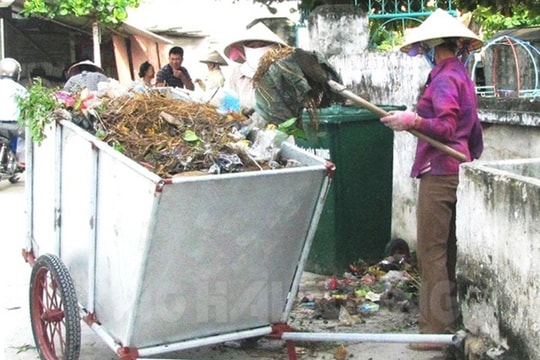 Cẩm Giàng yêu cầu thu gom, xử lý rác thải tại khu vực nghĩa trang, nghĩa địa