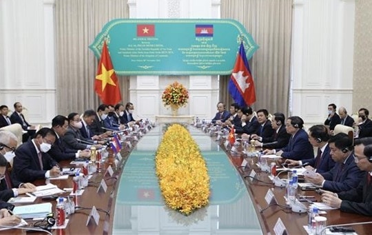 PMs affirms resolve to further enhance Vietnam - Cambodia relations
