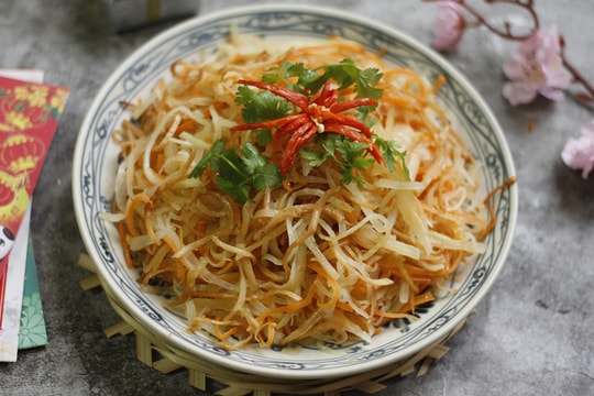 Su hào xào mực ngon giòn sần sật đơn giản dễ làm