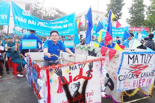 Xây dựng điển hình đoàn viên thanh niên tiêu biểu trong phòng chống HIV/AIDS