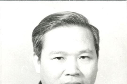 Quà tặng thầy của nhà thơ Huy Cận