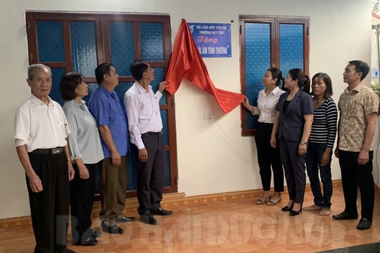 Kinh Môn bàn giao 3 nhà cho hộ nghèo