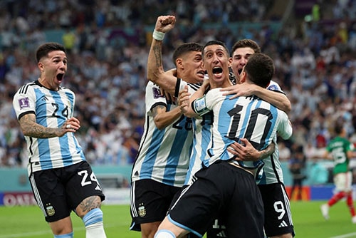 Argentina - Ba Lan: Messi và Lewandowski luận anh hùng