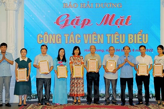 Với cộng tác viên, ân cần và tôn trọng