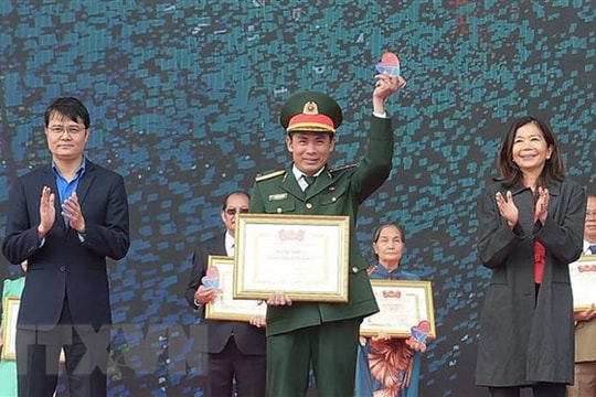 19 tập thể, cá nhân nhận Giải thưởng Tình nguyện quốc gia năm 2022
