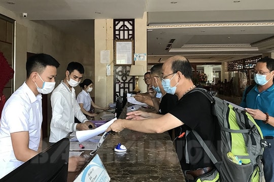 Cấp phép cho gần 1.400 lao động nước ngoài