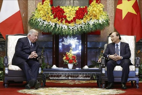 Vietnam considers France top important partner: President