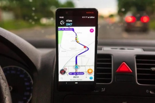 Google định hợp nhất Waze và Google Maps